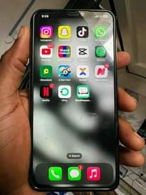 A picture of IPHONE xs Max GB 256
