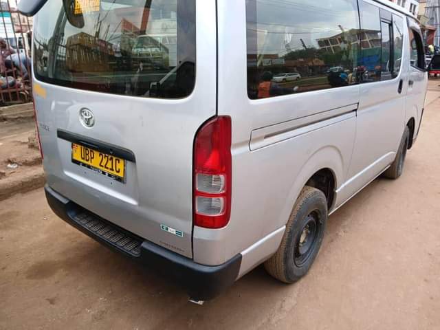 A picture of Toyota Hiece drone nice van 2012