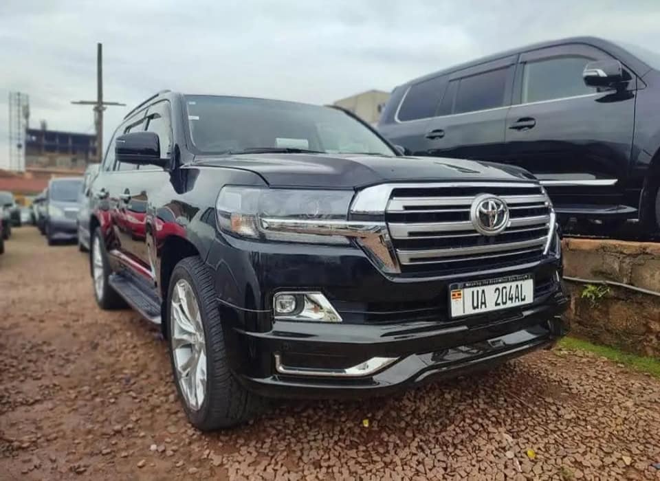 A picture of Toyota landcruiser V8 2017 for sale