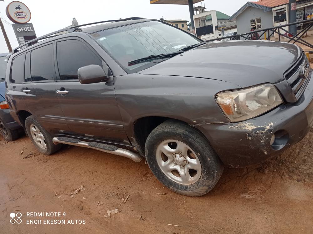 A picture of 2003 Toyota Highlander 4 plug Call 08060601456