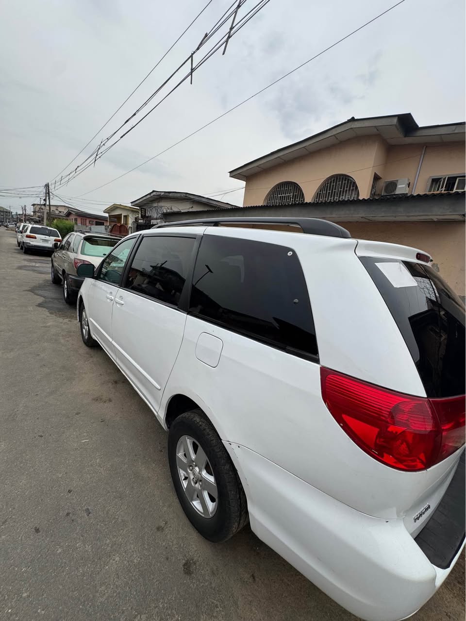 A picture of 2006 TOYOTA SIENNA