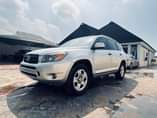 A picture of Brand Toyota Model RAV4 Year 2008 Amount 3 7 million