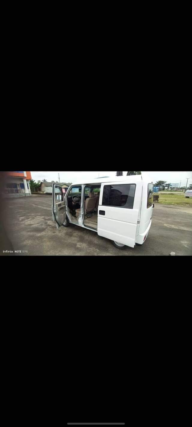 A picture of 2003 Minibus Suzuki 2003