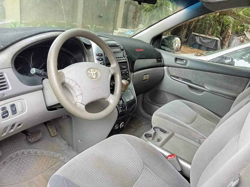 A picture of 2007 Toyota sienna Sienna