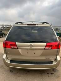 A picture of REGISTERED 2005 TOYOTA SIENNA XLE Barley Used First body Leather