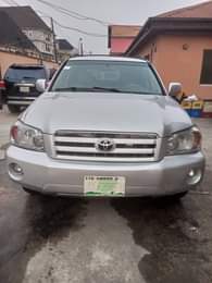 A picture of Neatly used Toyota Highlander 2007 model Very clean inside and