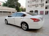 A picture of Call me 971581337303 Nissan Altima USA full option Model 2013