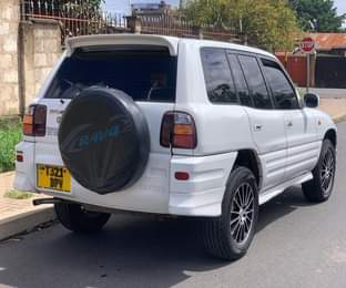 A picture of TOYOTA RAV 4 BEI NZURI