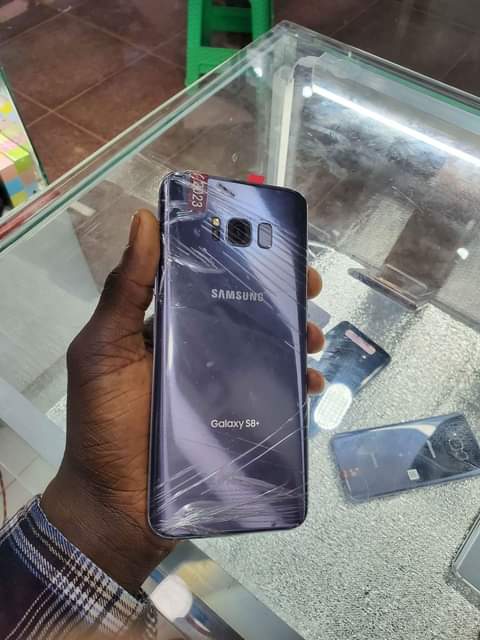 A picture of Galaxy S8 plus