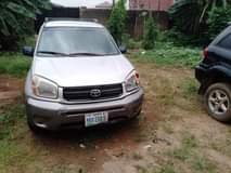 A picture of 2004 Toyota RAV4