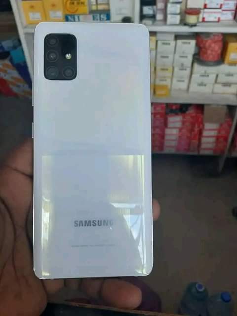 A picture of SAMSUNG A51 5G