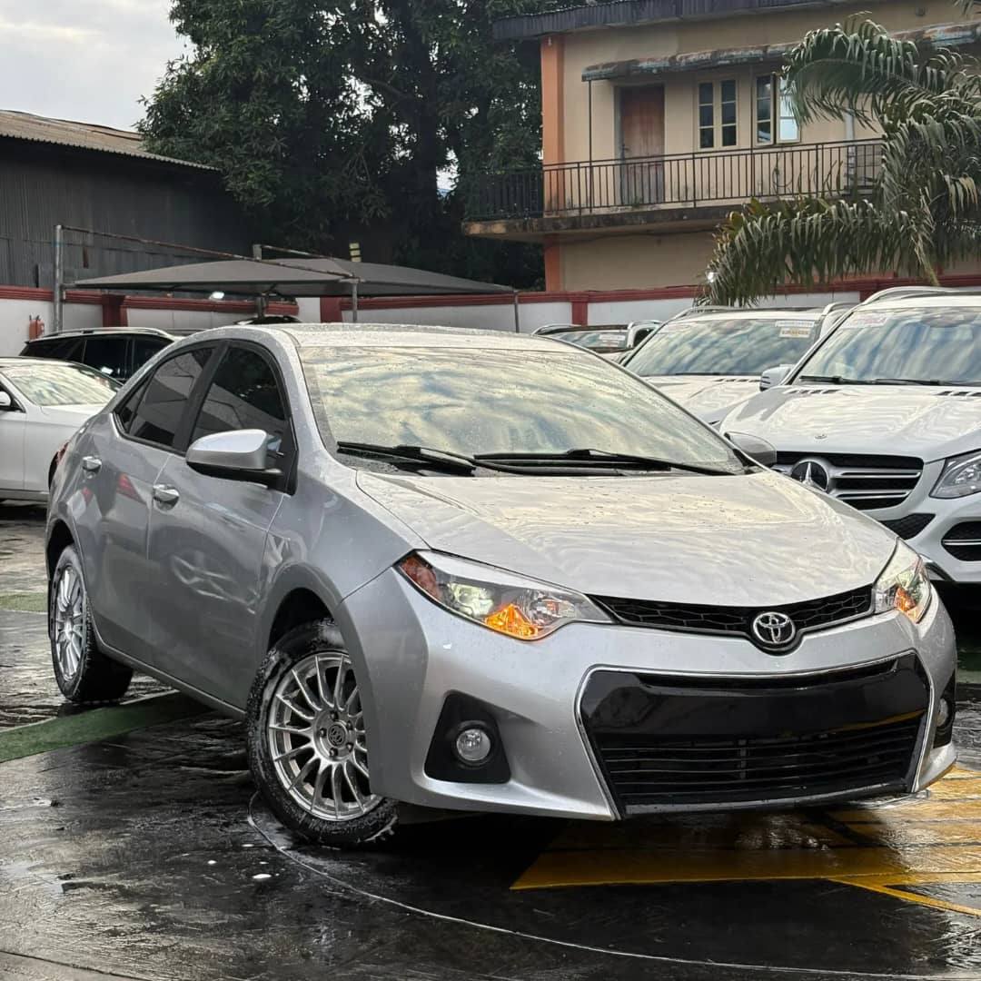 A picture of Toyota Corolla 2014 toks