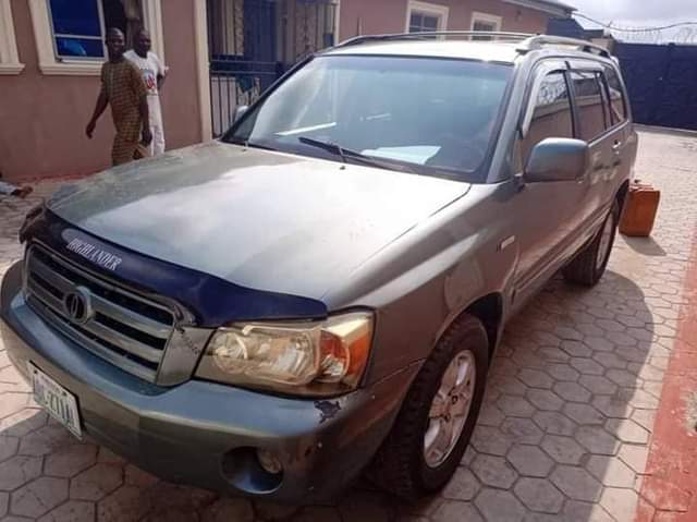 A picture of 2006 Toyota Highlander limited Pure first body Untempered engine gear