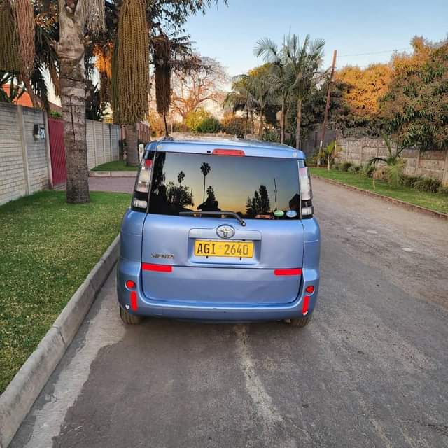 used toyota sienta