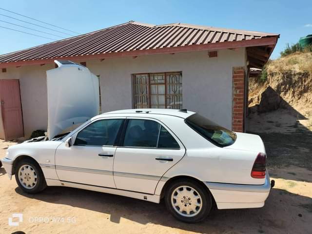 classifieds/cars mercedes