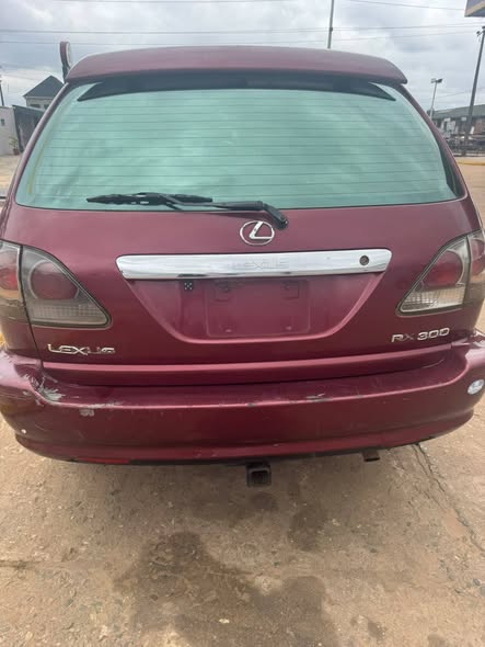 A picture of LEXUS RX300 2003 MODEL