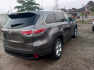 A picture of New foreign used 2015 Toyota Highlander For Sale .