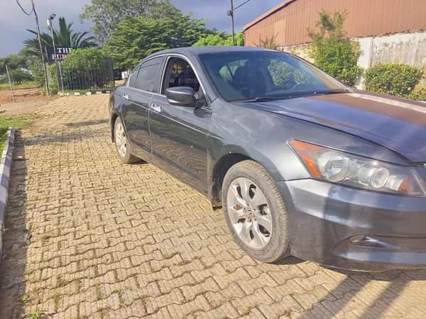 A picture of 2008 Honda Accord in super pristine condition absolutely nothing to
