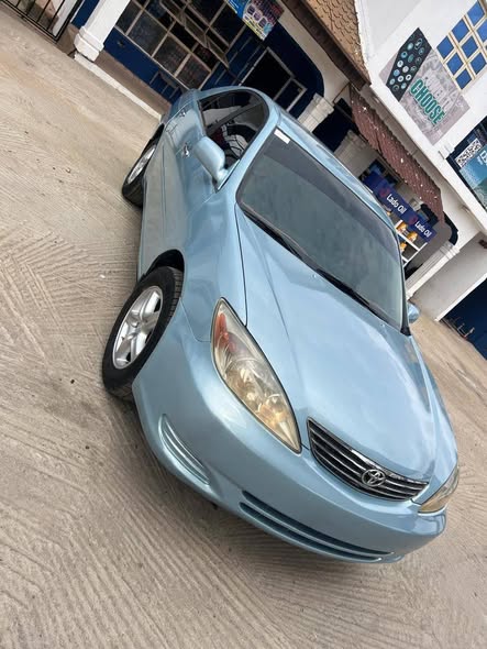 A picture of TOYOTA CAMRY 04