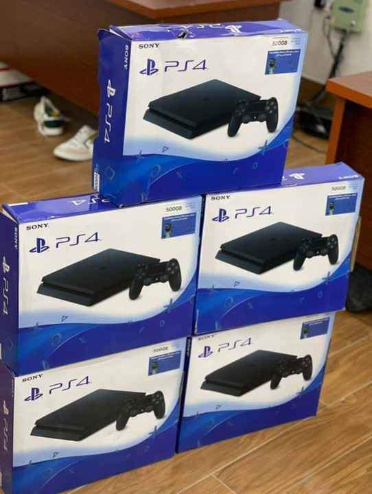 A picture of slim PS4 For for sale