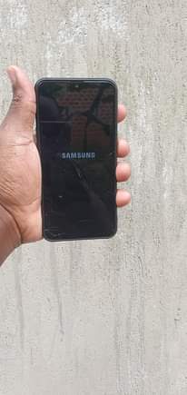 A picture of Samsung galaxy A10s 32gb 2gbram 4000mah battery cracked but works