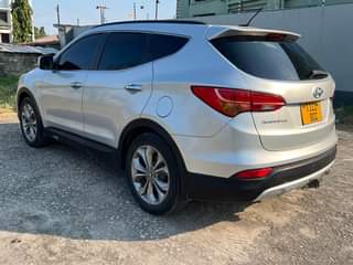 A picture of HYUNDAI SANTA FE 2014
