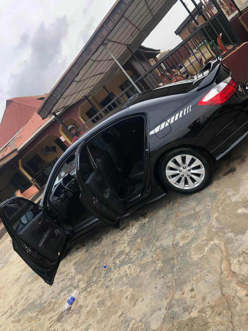 A picture of Foreign used 2015 V6 powered engine Black on black Sport