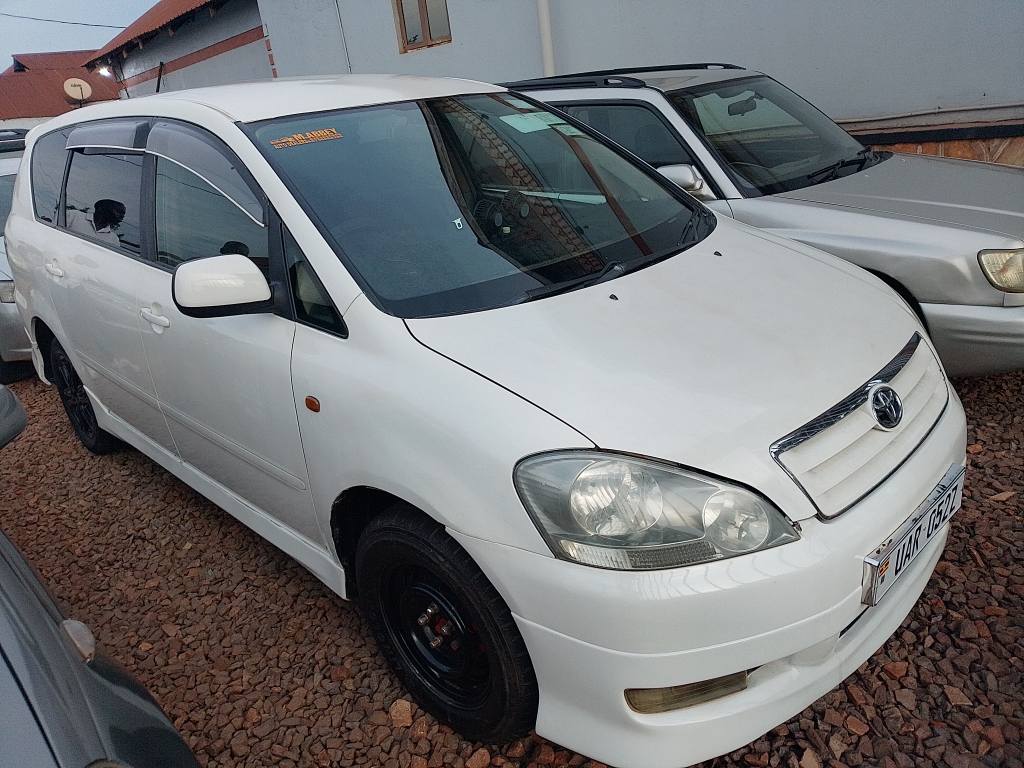 A picture of Toyota picnic 8 5 millions very good CALL 0759 65