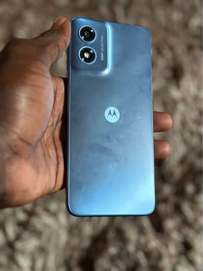 A picture of Motorola 64gb clean as new at 230k