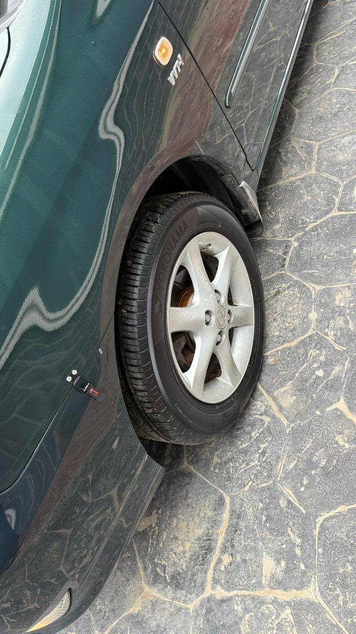 A picture of Toyota corolla 2004 2005