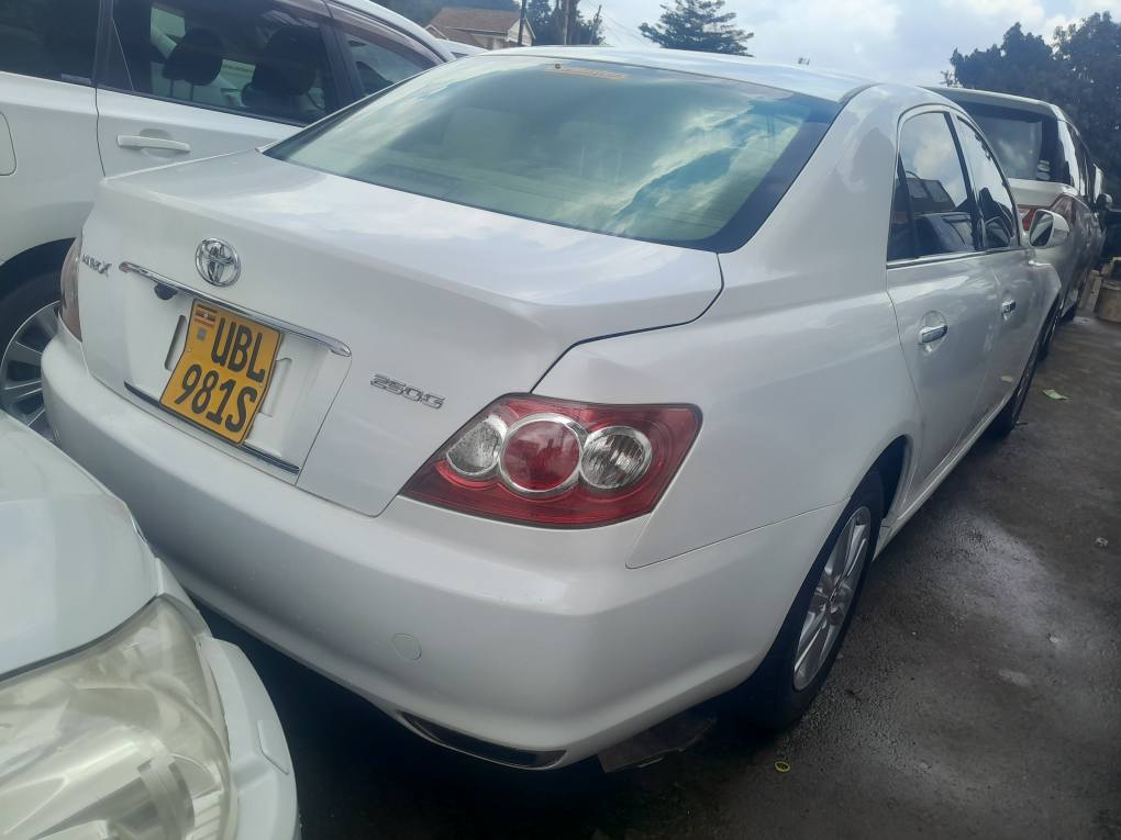 A picture of Toyota Mark X