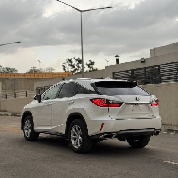 A picture of Foreign Used Lexus Rx350
