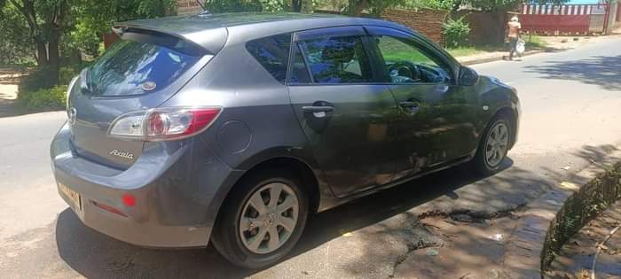 mazda axela