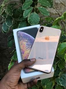 A picture of Iphone xs max