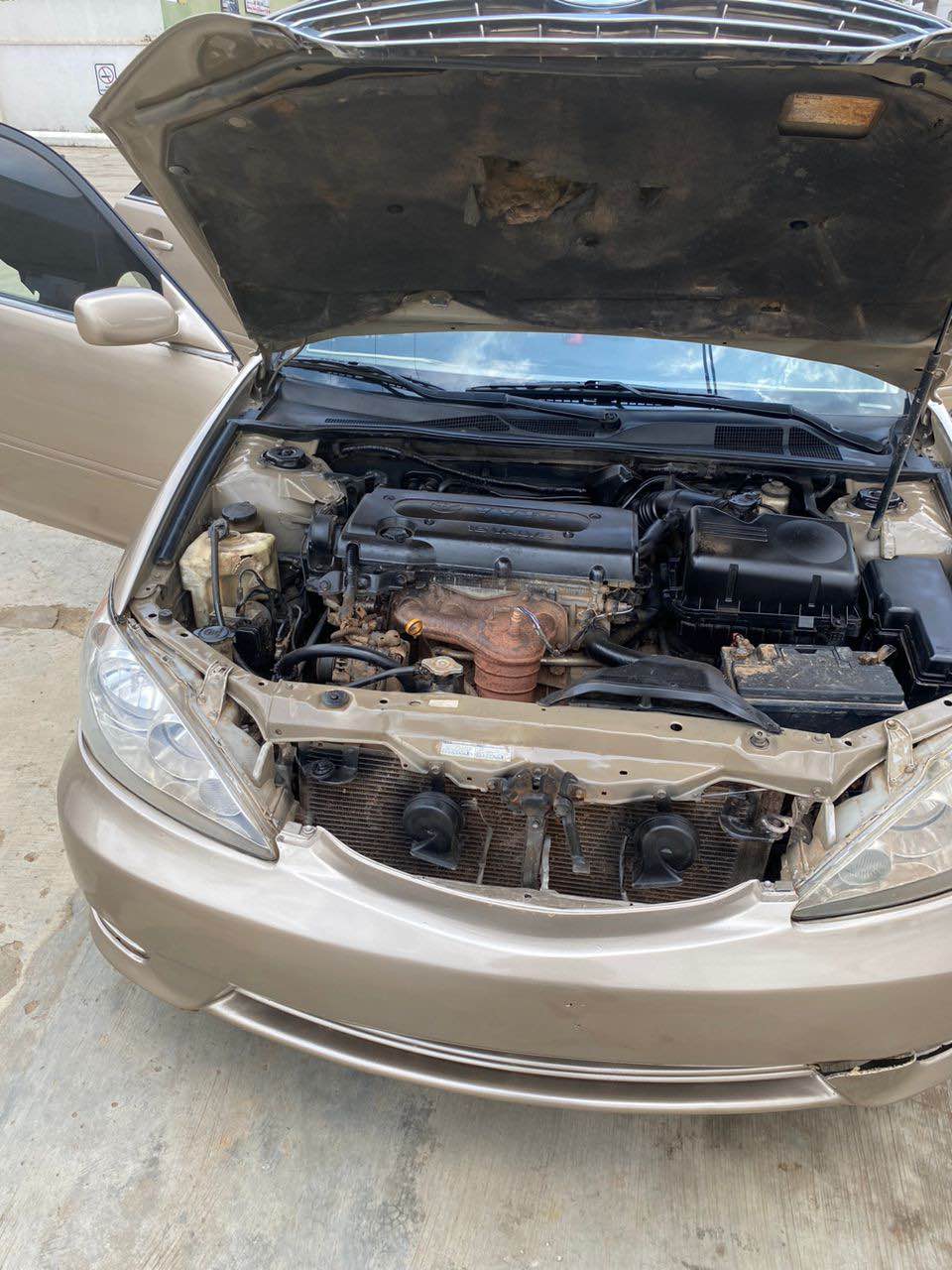 A picture of TOYOTA CAMRY