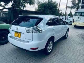 A picture of TOYOTA HARIER
