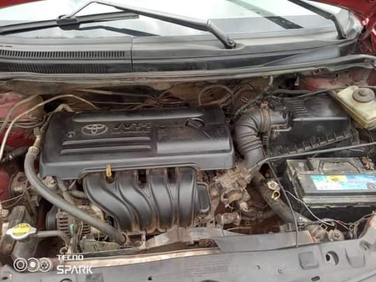 A picture of Toyota Corolla verso 07036384977
