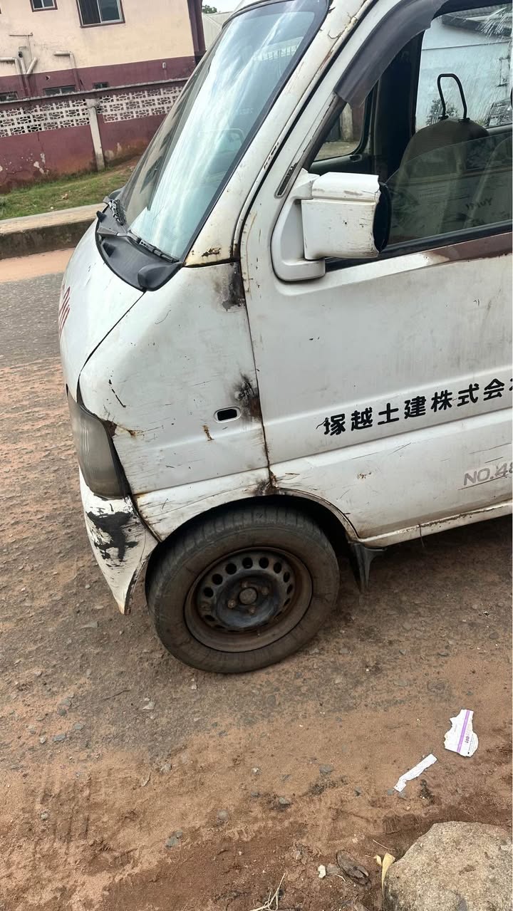 A picture of Suzuki Keke bus