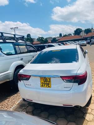 A picture of 2012 Toyota Mark x