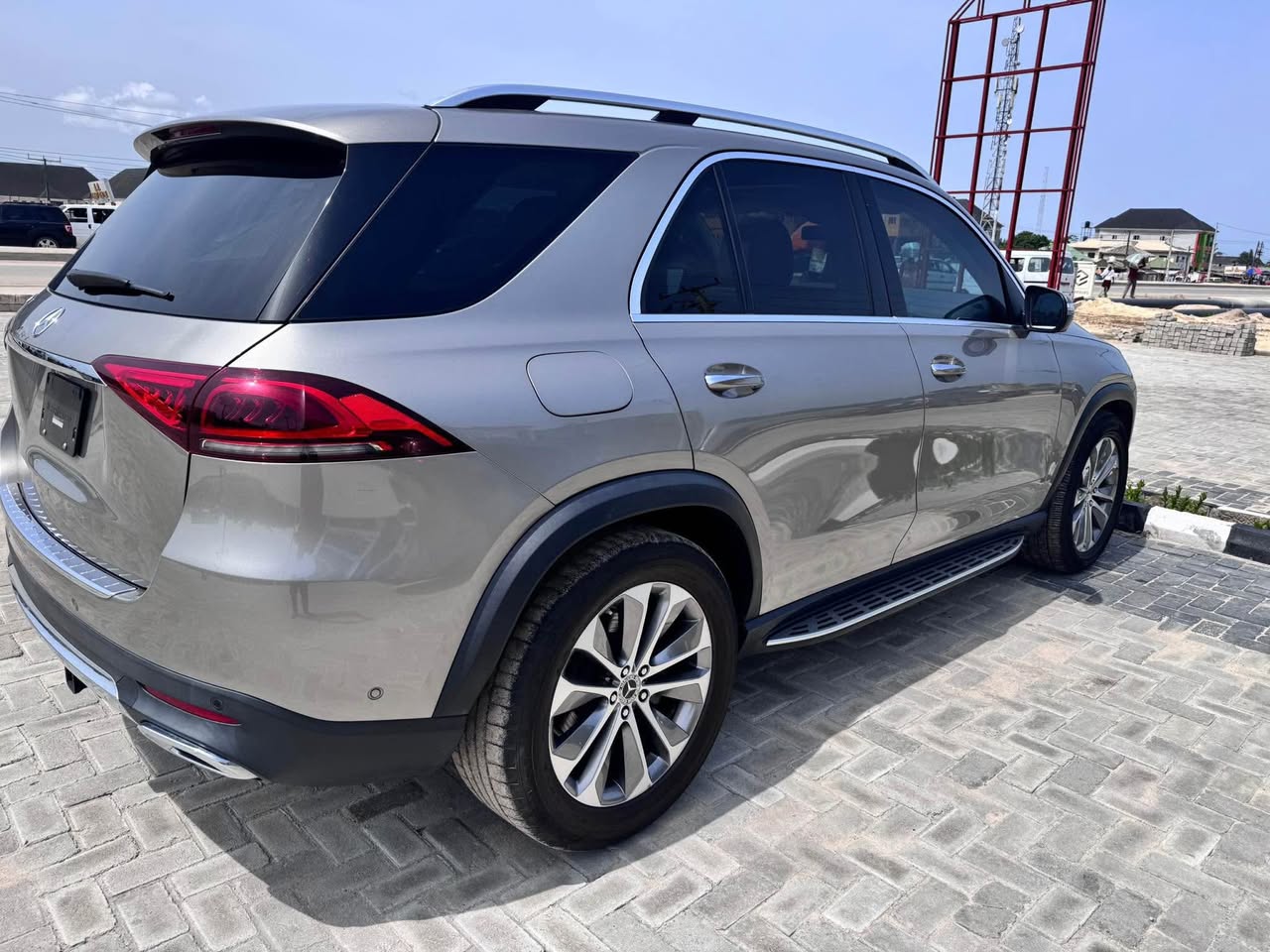 A picture of 2020 Mercedes Benz GLE350 Foreign Used