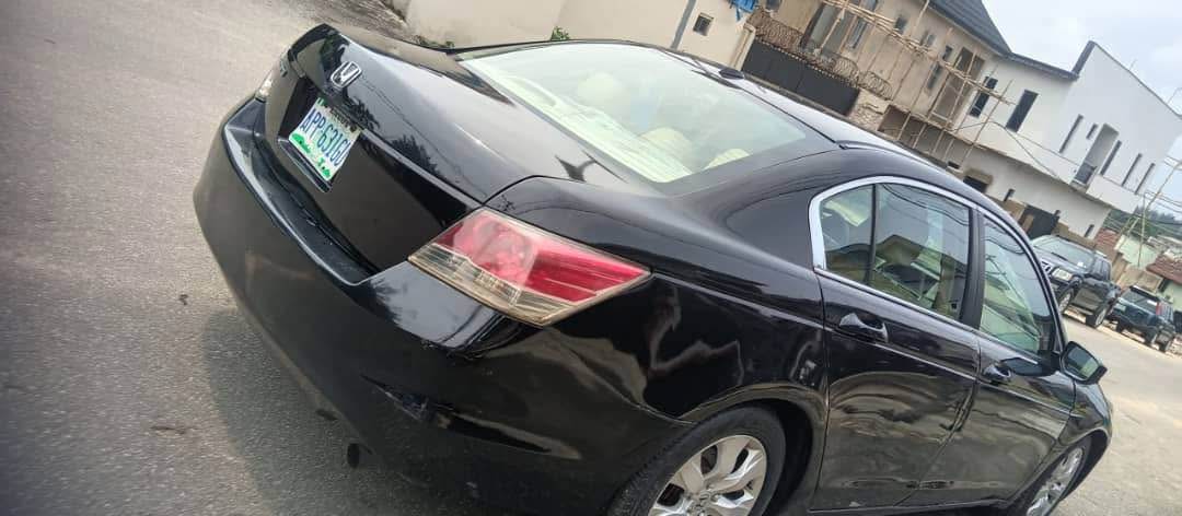 A picture of Honda accord 08
