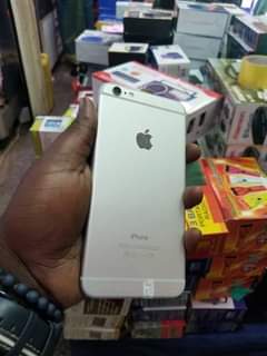A picture of Iphone 6 plus 470k