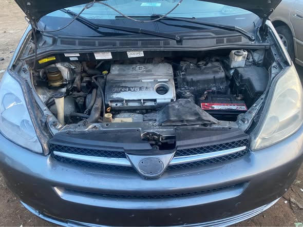 A picture of Toyota sienna
