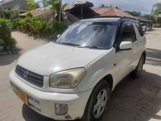 A picture of TOYOTA RAV 4 TSH 6 500 000 CALL 0712973480