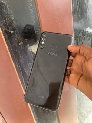 A picture of INFINIX HOT 8