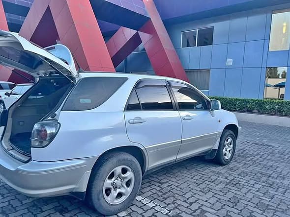 A picture of TOYOTA HARRIER CALL 0659 222444