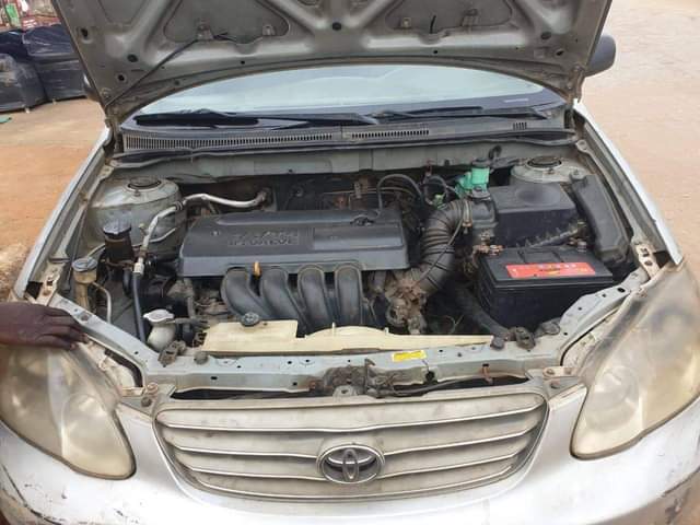 A picture of 2003 TOYOTA CORROLA 2003