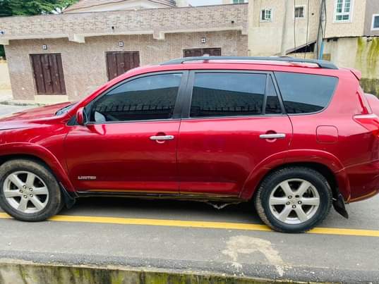 A picture of RAV4 v6
