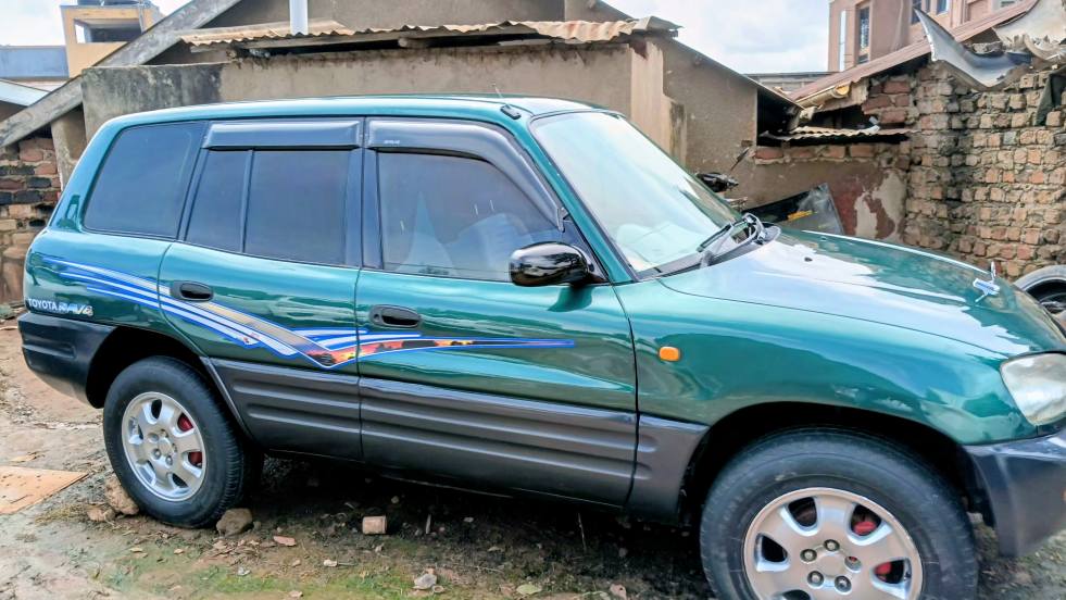 A picture of RAV4 Intact vehicle Call 0757294136