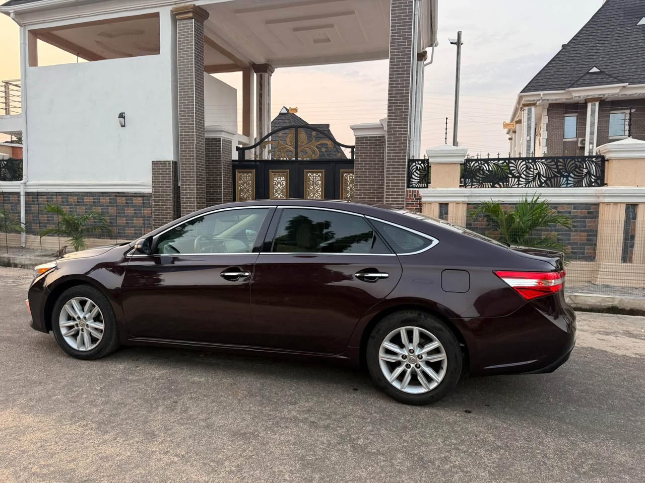 A picture of Toyota Avalon